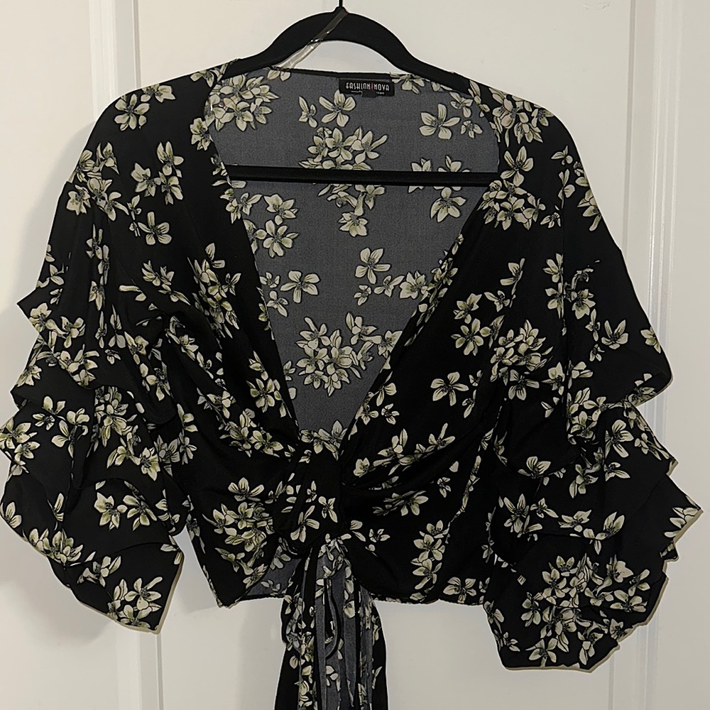 Fashion Nova top can be tied in multiple ways to achieve your desired look!